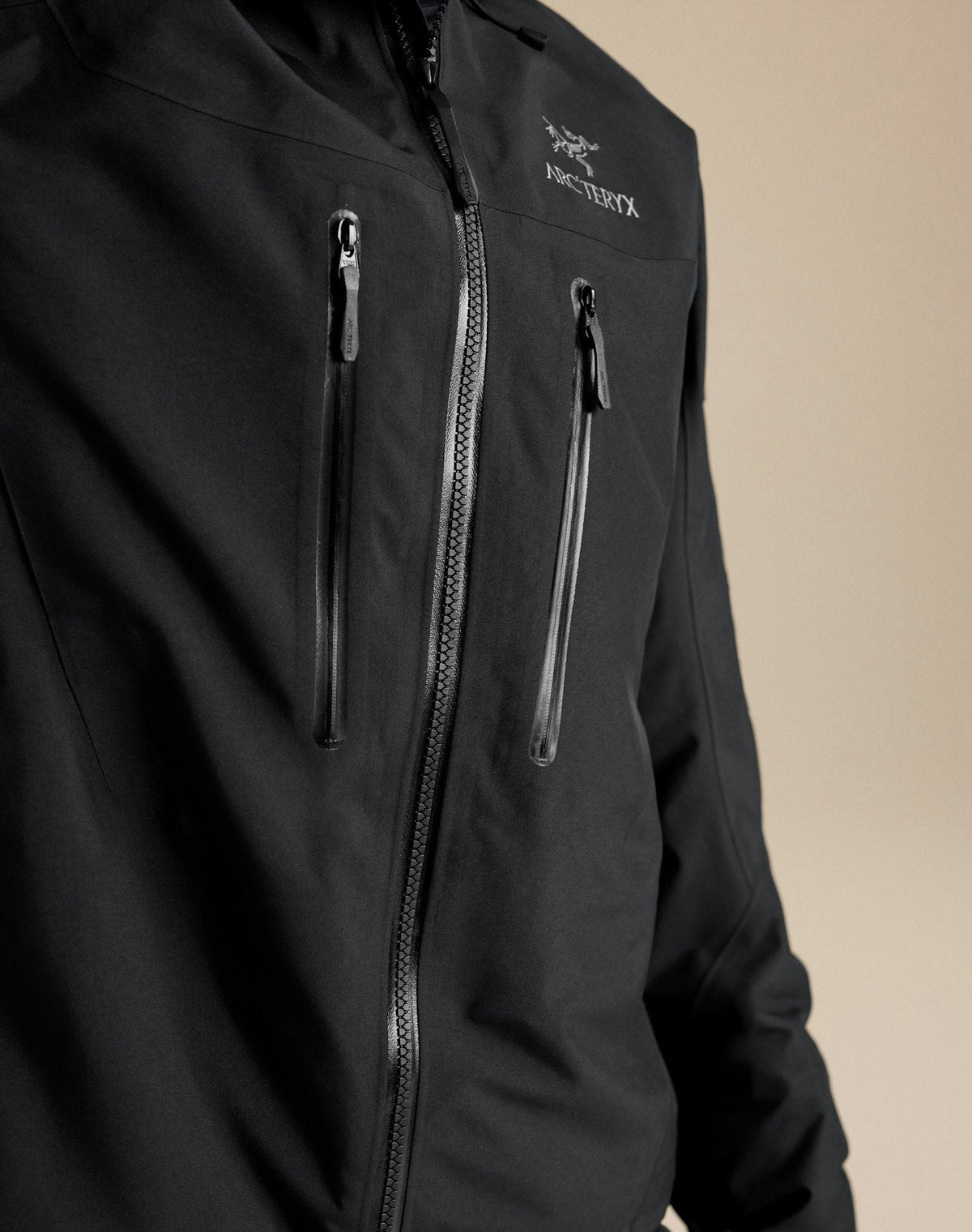 Arc'teryx Women's Alpha SV Jacket GORE‑TEX PRO Hard Shell Black