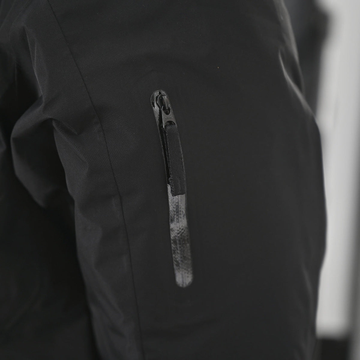 Arc'teryx Beta Series Men's GORE-TEX Hooded Ski Jacket "Black"