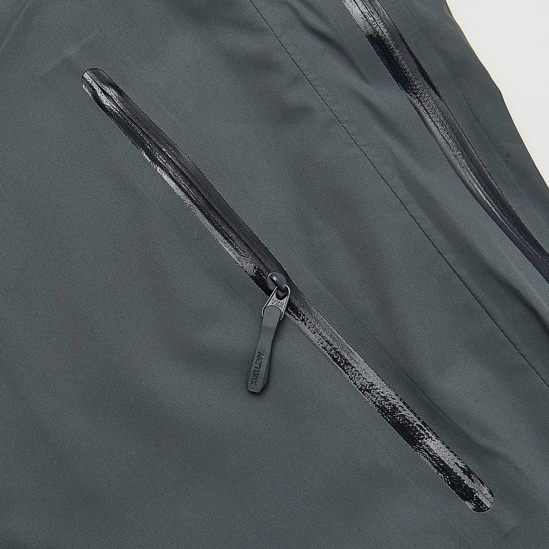Arc'teryx Beta AR Men's Waterproof Hooded Jacket "Dark Grey"