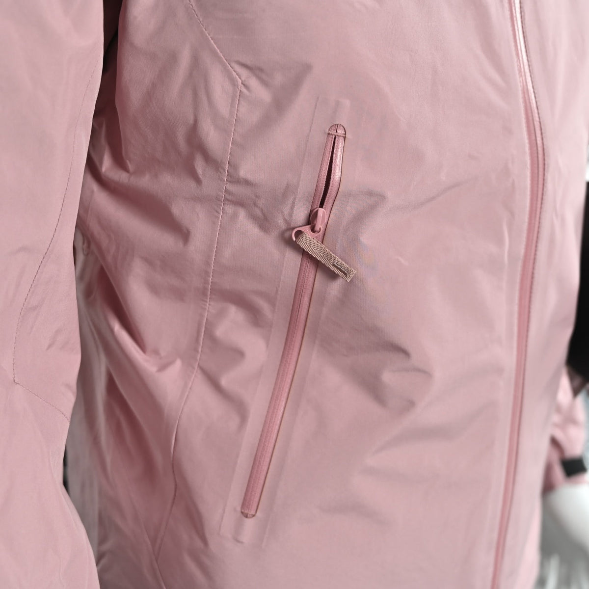 Arc'teryx Beta GORE-TEX Hooded Waterproof Jacket "Light Pink"