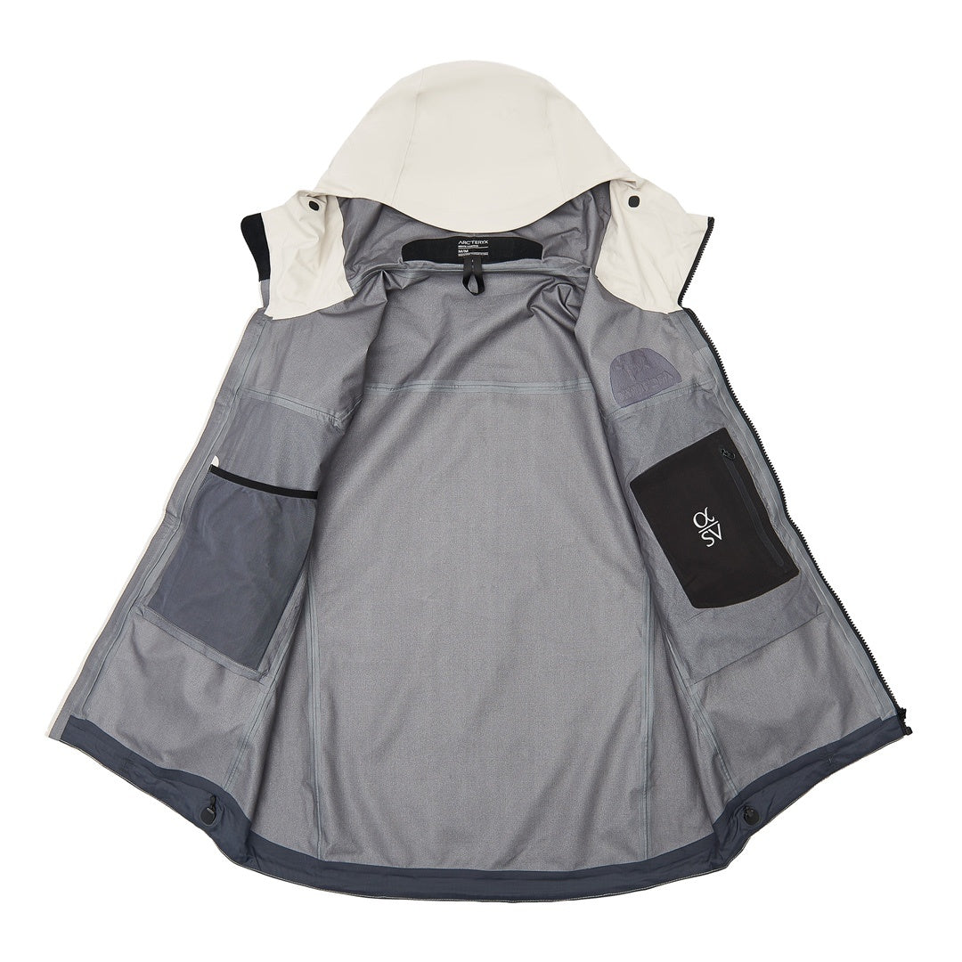 Arc'teryx Alpha SV Series Men's Hooded Waterproof Outdoor Jacket in "White Bone"